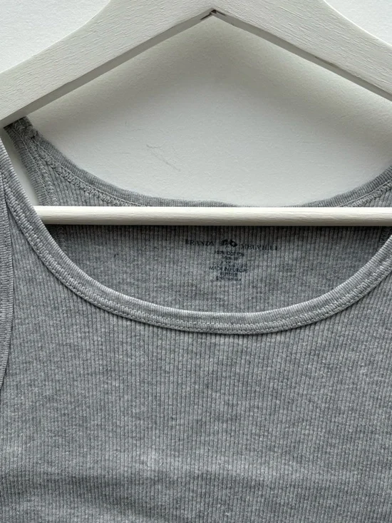 Brandy Melville Light Grey Ribbed Tank Top - Picture 2 of 3